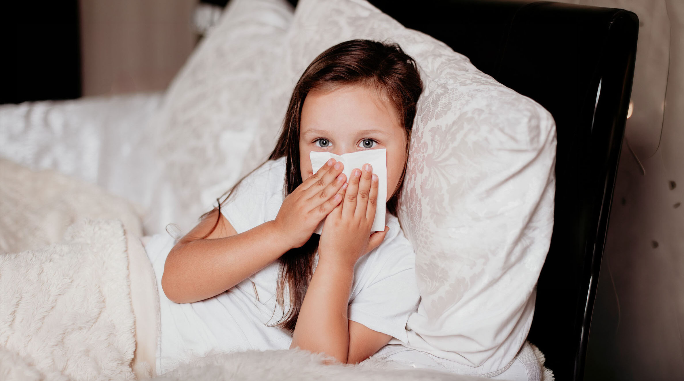 Kind mit akuter Erkrankung in Behandlung